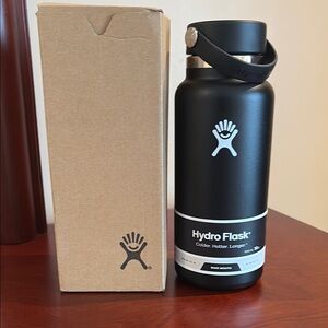 Hydro Flask Black Water Bottle